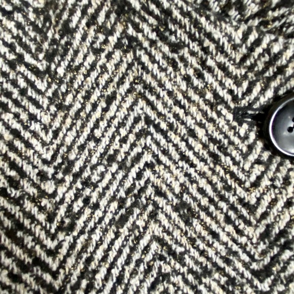 Old Navy Black and White jacket with gold thread - Picture 4 of 6